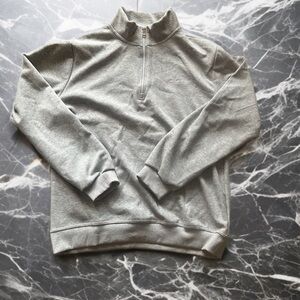 ALO Yoga Men's Quarter-Zip Sweatshirt in Light Gray